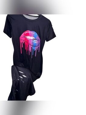 Graphic Crewneck Tee dress with Dripping Lips